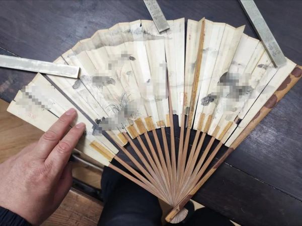 扇面非物质文化遗产(扇面装裱教程入门)-第1张图片-八三百科 扇面非物质文化遗产(扇面装裱教程入门)-第1张图片-八三百科