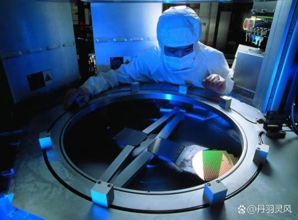 量子计算光刻技术量产(量子计算芯片光刻机何时量产落地?)-第2张图片-八三百科 量子计算光刻技术量产(量子计算芯片光刻机何时量产落地?)-第2张图片-八三百科