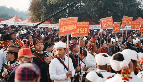 陇川非物质文化遗产(陇川目瑙纵歌怎么跳?新手三步入门)-第3张图片-八三百科 陇川非物质文化遗产(陇川目瑙纵歌怎么跳?新手三步入门)-第3张图片-八三百科