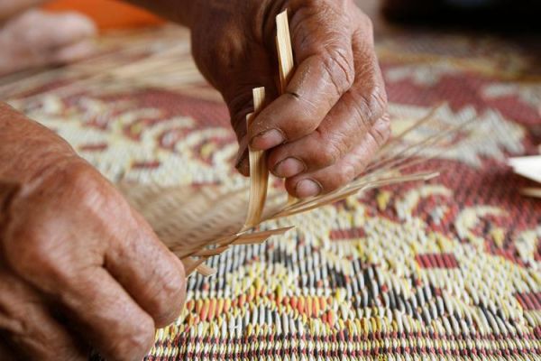 非物质文化遗产什么丝(非物质文化遗产什么丝:最常被问的其实是蚕丝)-第2张图片-八三百科 非物质文化遗产什么丝(非物质文化遗产什么丝:最常被问的其实是蚕丝)-第2张图片-八三百科