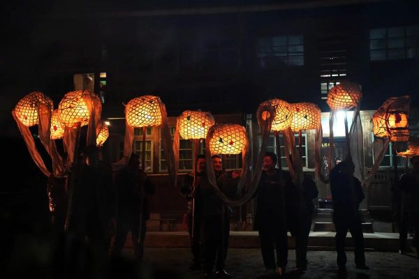 沧县非物质文化遗产龙灯（沧县龙灯怎么舞：非遗传承新手入门）-第3张图片-八三百科