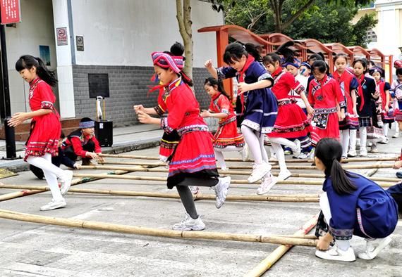 竹竿非物质文化遗产(竹竿舞非遗文化是什么)-第3张图片-八三百科 竹竿非物质文化遗产(竹竿舞非遗文化是什么)-第3张图片-八三百科