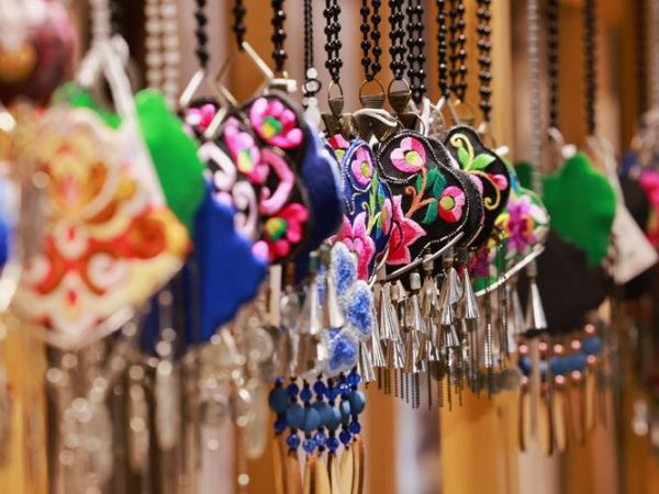 彝族非物质文化遗产主题（彝族非物质文化遗产有哪些值得收藏的手艺）-第2张图片-八三百科