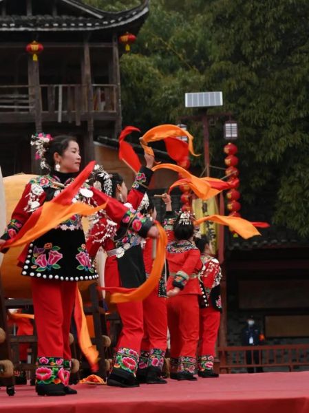 湘西的非物质文化遗产(湘西苗族鼓舞非遗如何入门)-第1张图片-八三百科 湘西的非物质文化遗产(湘西苗族鼓舞非遗如何入门)-第1张图片-八三百科