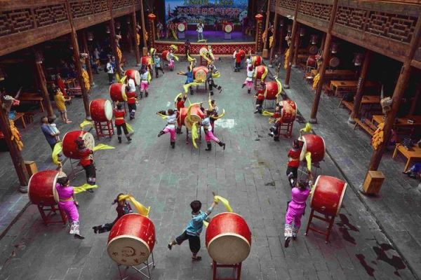 湘西的非物质文化遗产(湘西苗族鼓舞非遗如何入门)-第3张图片-八三百科 湘西的非物质文化遗产(湘西苗族鼓舞非遗如何入门)-第3张图片-八三百科