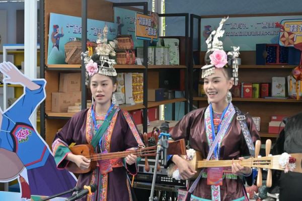 侗琵琶非物质文化遗产(侗琵琶非遗传承人是谁)-第2张图片-八三百科 侗琵琶非物质文化遗产(侗琵琶非遗传承人是谁)-第2张图片-八三百科