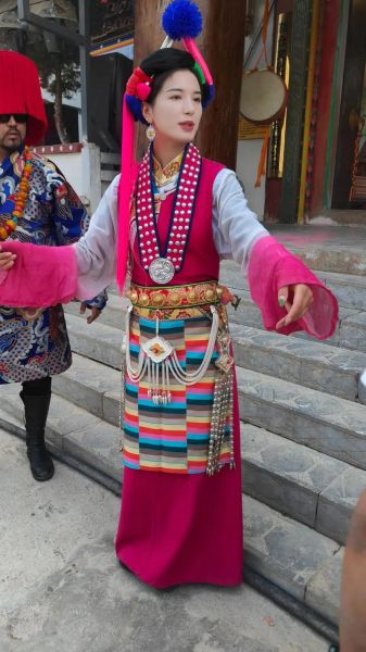 非物质文化遗产哈达（哈达怎么献才是正宗的礼仪）-第3张图片-八三百科