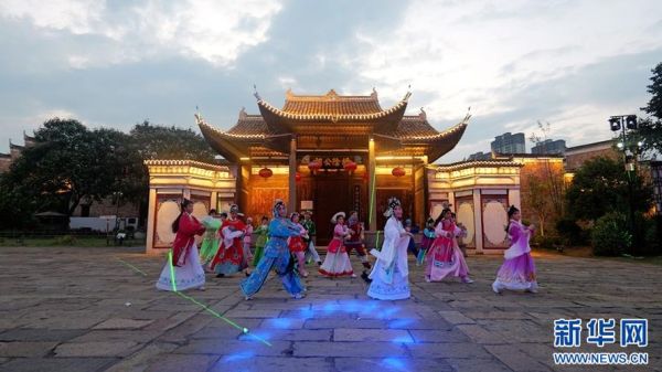 非物质文化遗产小街（非遗小街到底怎么玩才地道）-第3张图片-八三百科