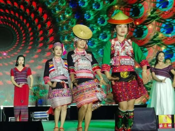 新平彝族非物质文化遗产（新平彝族花腰傣民俗有哪些）-第2张图片-八三百科