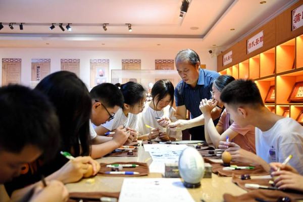 非物质文化遗产小伙(小伙学非遗多久能上手)-第2张图片-八三百科 非物质文化遗产小伙(小伙学非遗多久能上手)-第2张图片-八三百科