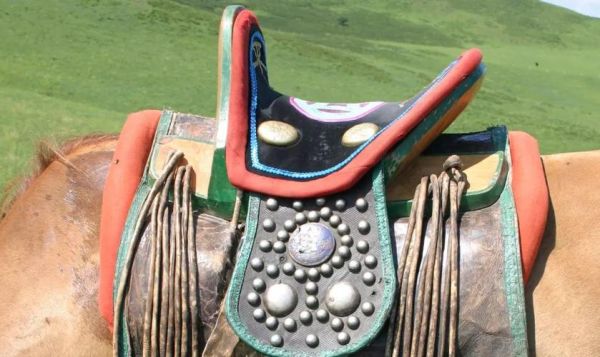 马具非物质文化遗产（马具制作技艺非遗传承入门指南）-第2张图片-八三百科
